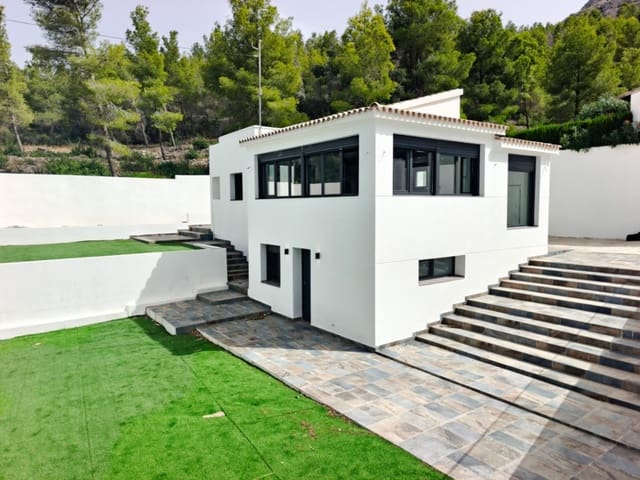 3 slaapkamer Villa te koop in Centro Urbano, Dénia met zwembad garage - € 545.000 (Ref: 10095802)