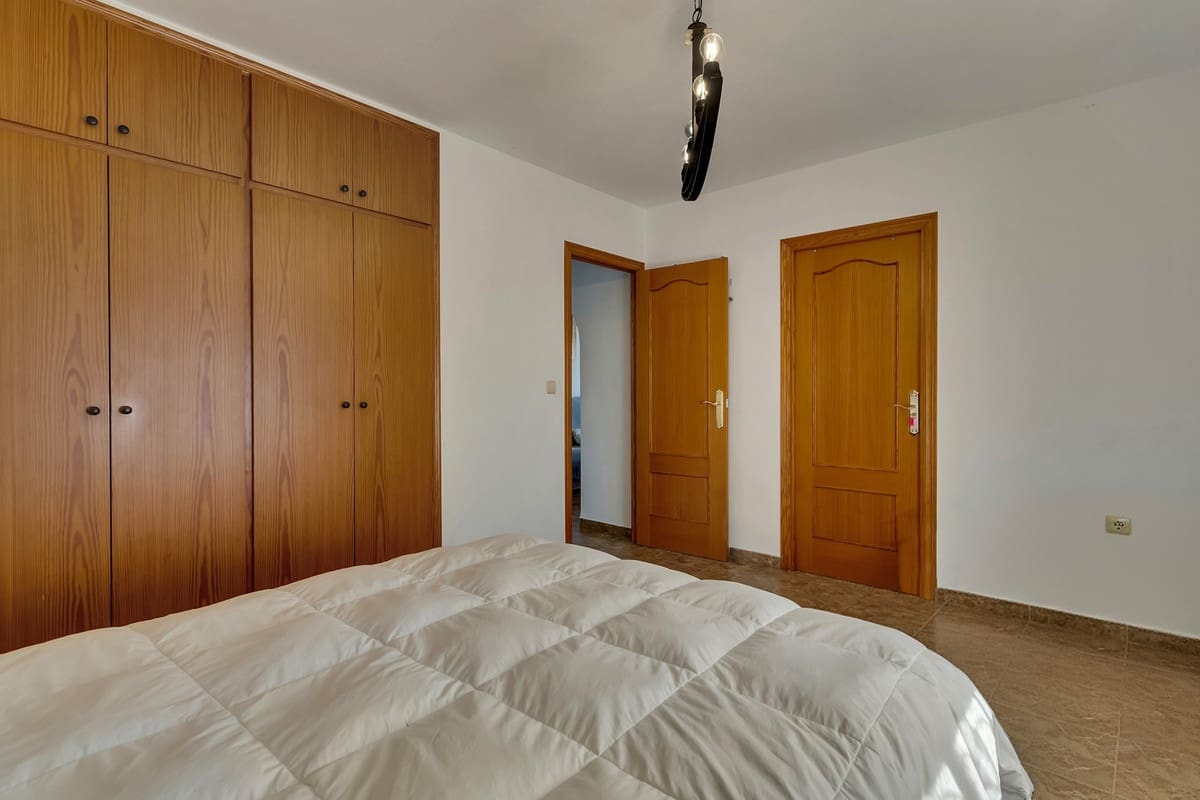 Chalet de 3 habitaciones en Dénia en venta con garaje - 449.000 € (Ref: 10095803)