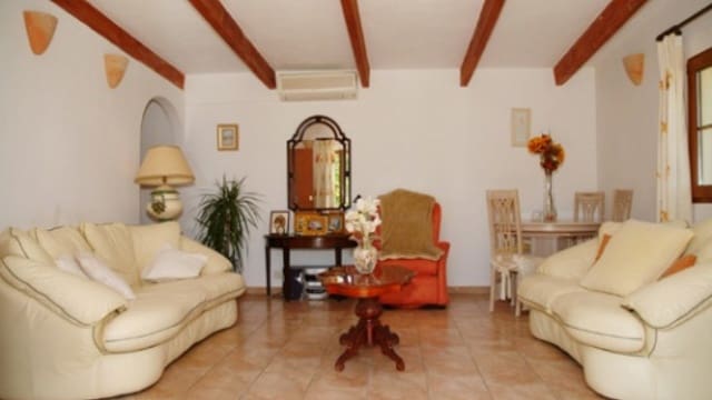 8 makuuhuone Maalaistalo myytävänä paikassa Centro ciudad, Javea / Xàbia mukana uima-altaan 
autotalli - 660 000 € (Ref: 10095804)