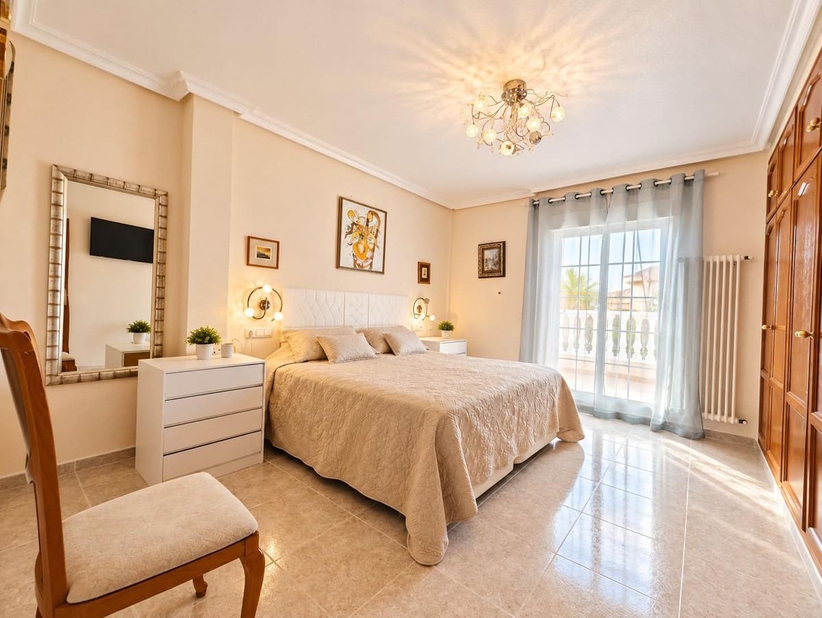 3 soverom Villa til salgs i Orihuela med svømmebasseng - € 369 000 (Ref: 10095805)