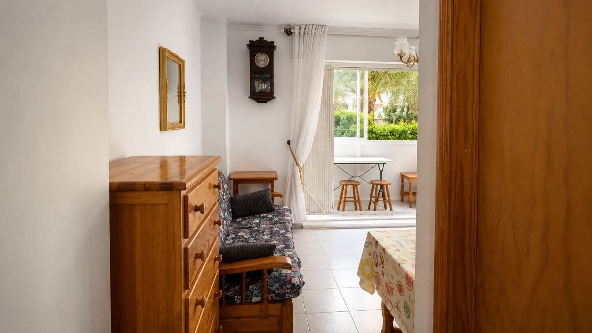 1 soveværelse Lejlighed til salg i Torrevieja med swimmingpool - € 120.000 (Ref: 10153663)