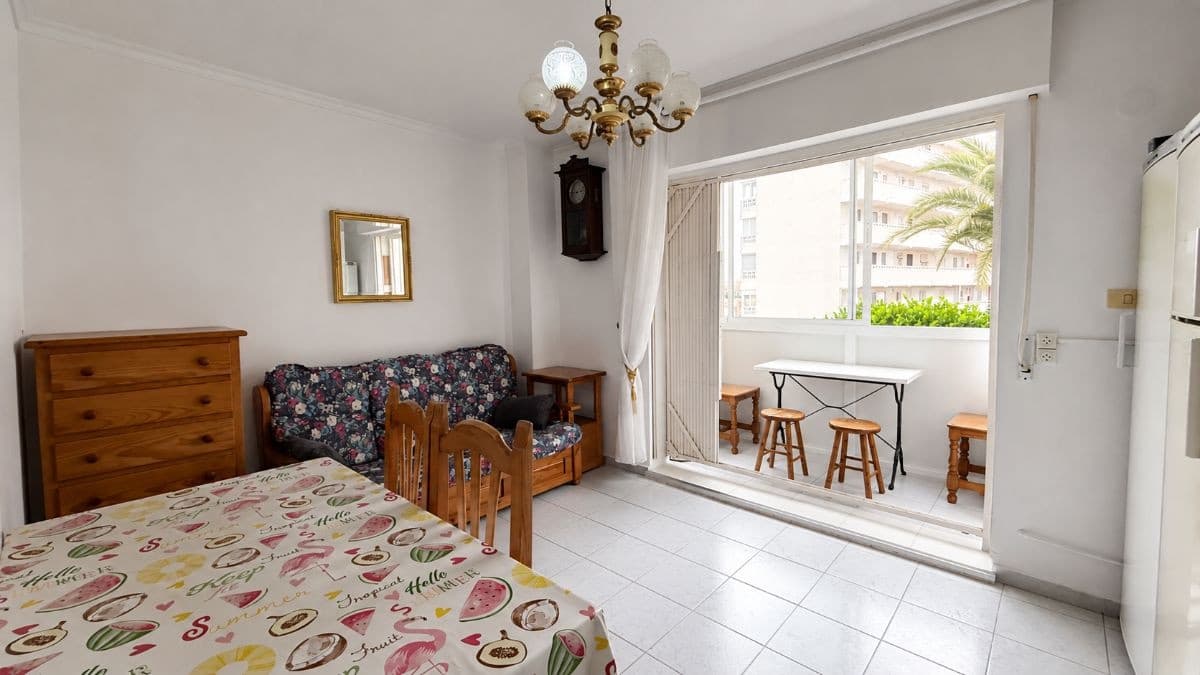 1 soveværelse Lejlighed til salg i Torrevieja med swimmingpool - € 120.000 (Ref: 10153663)
