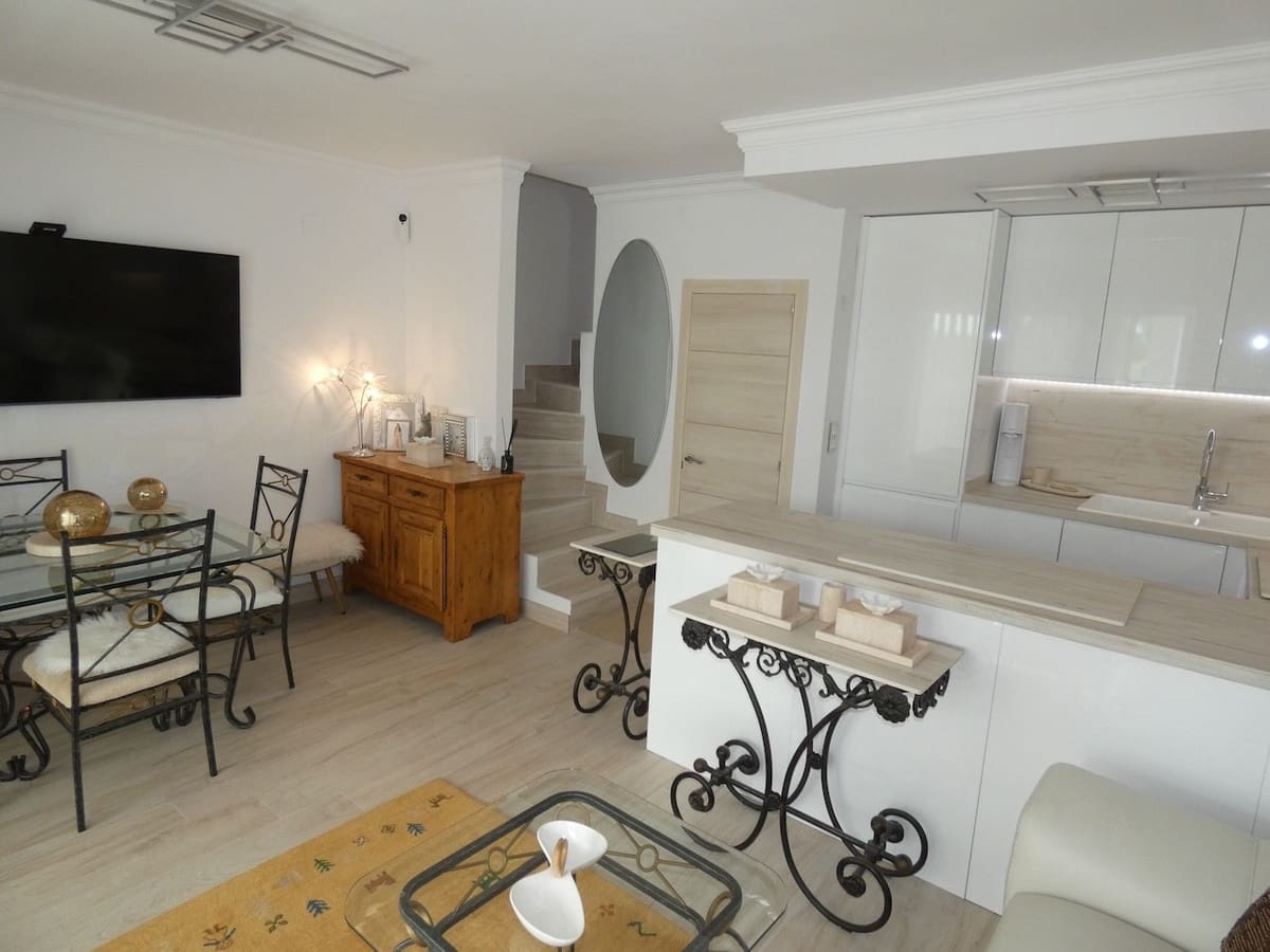 2 sovrum Hus till salu i Torrevieja med pool - 155 000 € (Ref: 10153666)