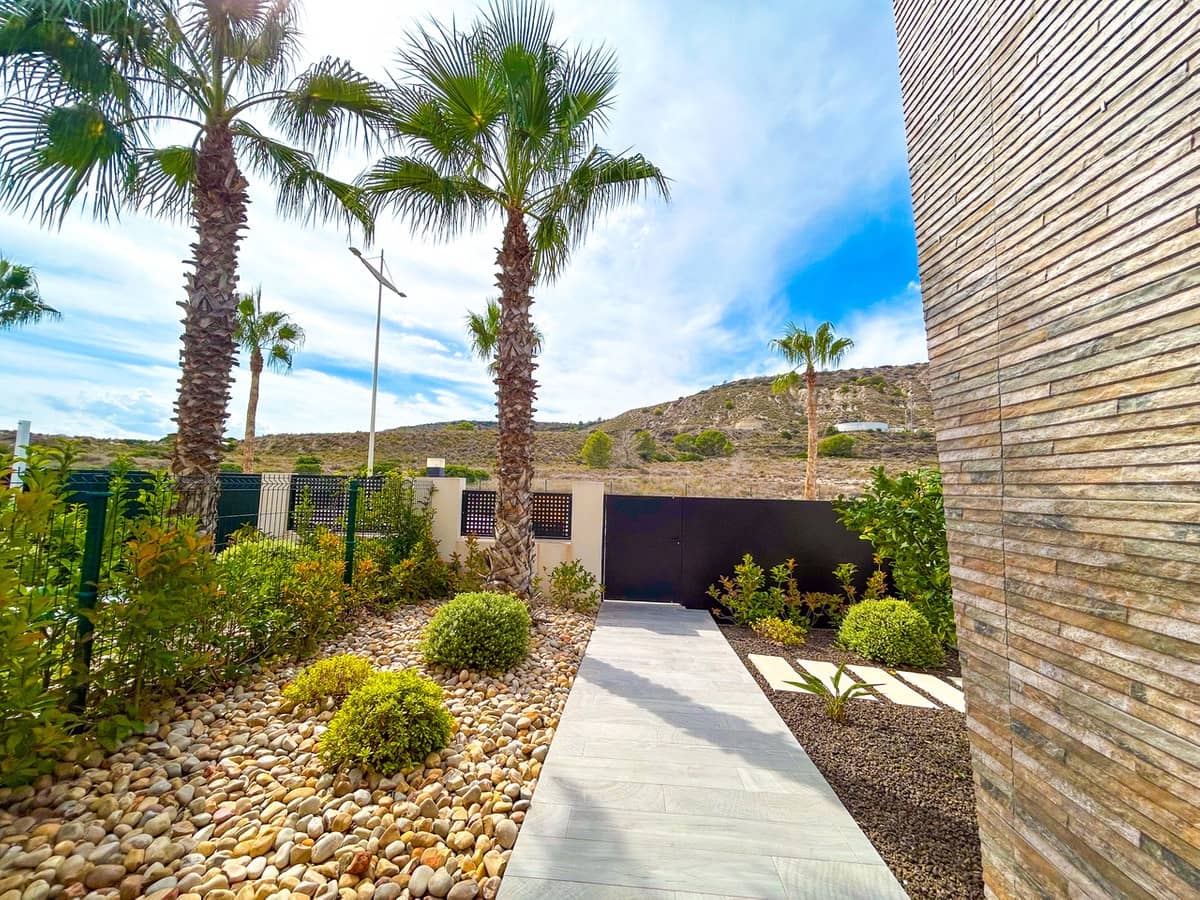 3 bedroom Villa for sale in Algorfa with pool garage - € 449,000 (Ref: 10153667)