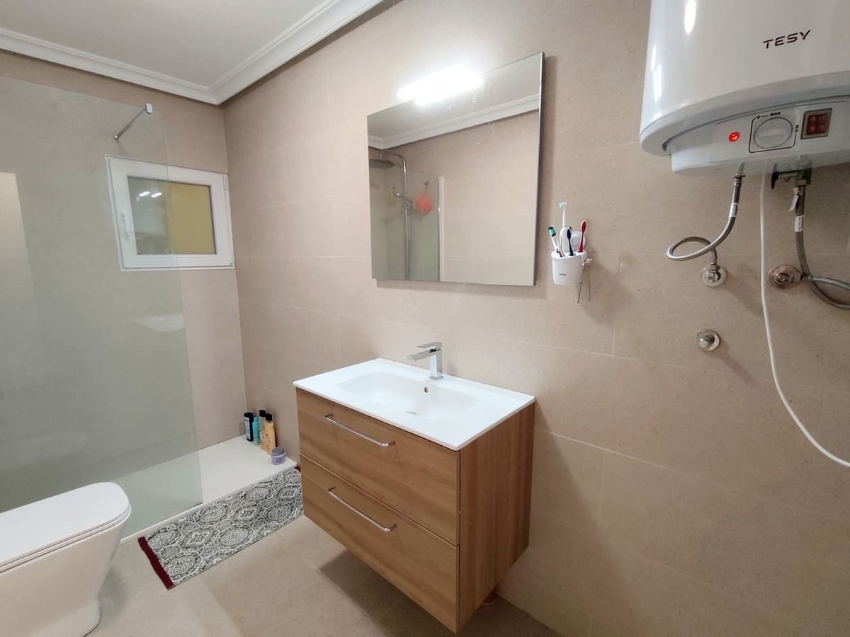 2 slaapkamer Appartement te koop in Torrevieja - € 239.995 (Ref: 10153672)