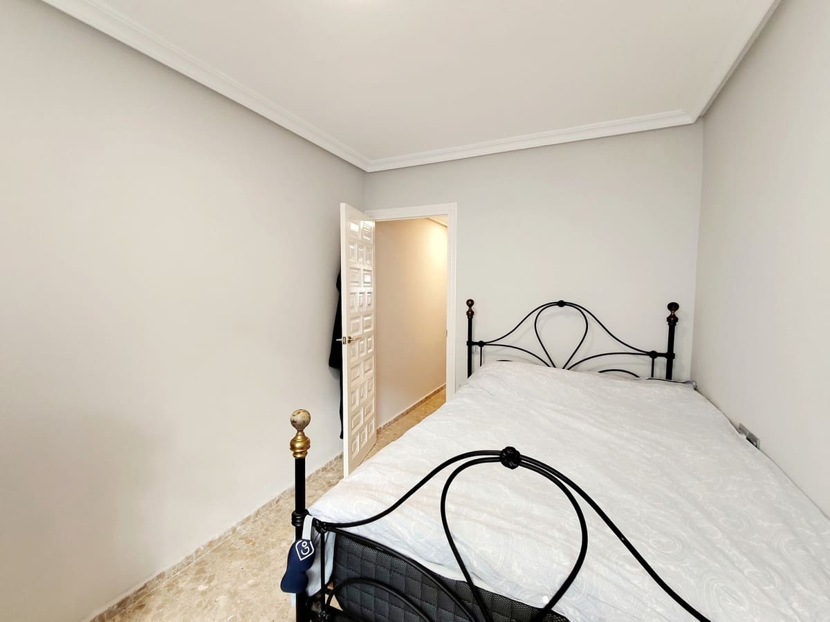 2 slaapkamer Appartement te koop in Torrevieja - € 239.995 (Ref: 10153672)