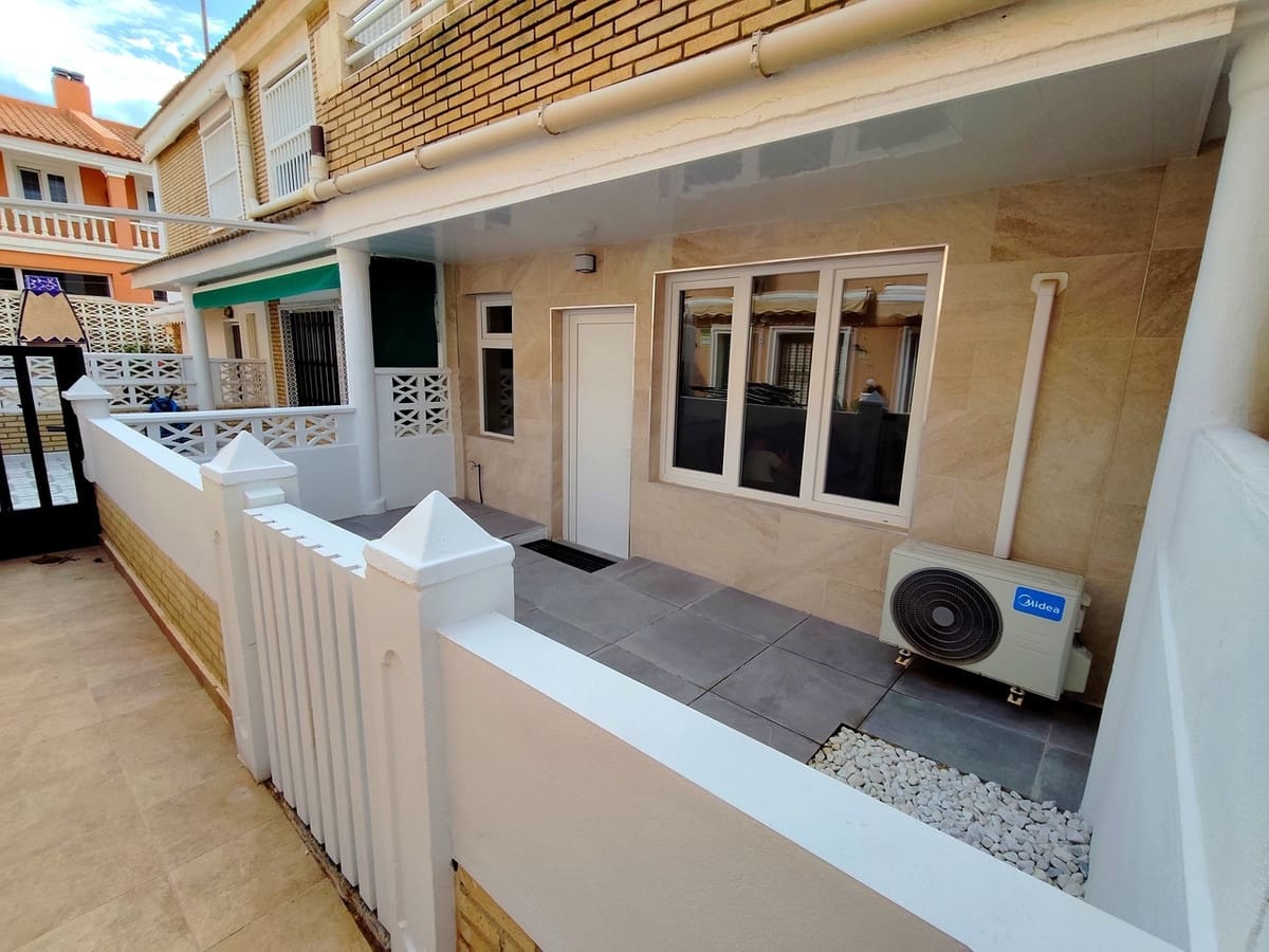 2 slaapkamer Appartement te koop in Torrevieja - € 239.995 (Ref: 10153672)