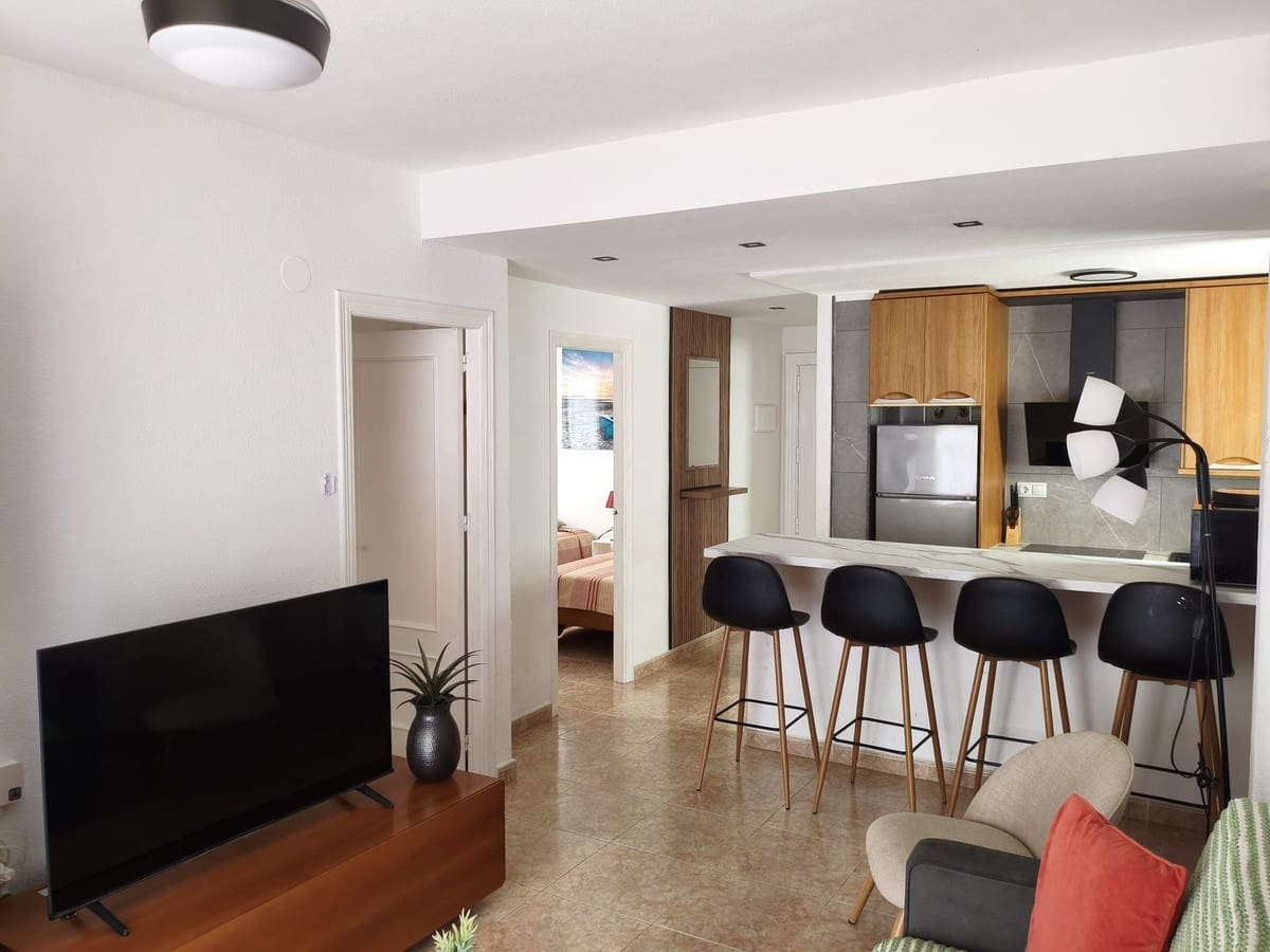Ático de 2 habitaciones en Torrevieja en venta con piscina - 155.000 € (Ref: 10153677)