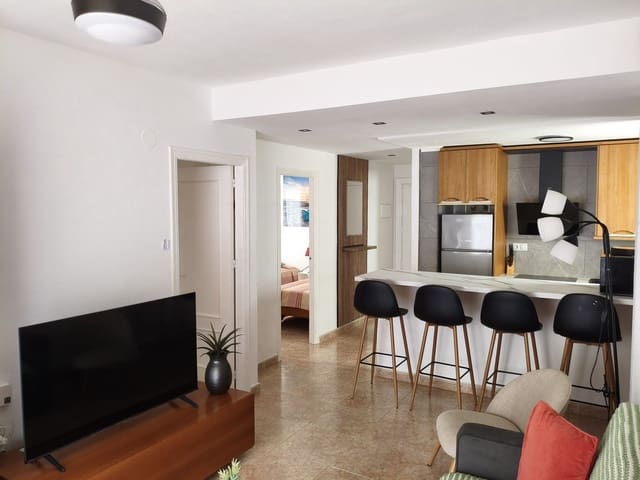 Ático de 2 habitaciones en Puerto Deportivo, Torrevieja en venta con piscina - 155.000 € (Ref: 10153677)