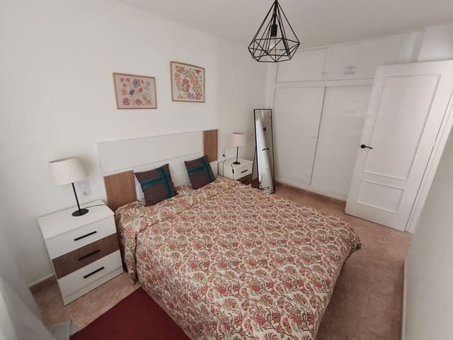 Ático de 2 habitaciones en Puerto Deportivo, Torrevieja en venta con piscina - 155.000 € (Ref: 10153677)