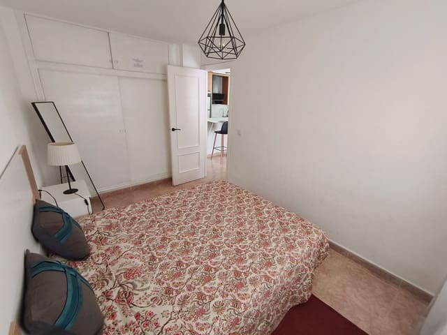 Ático de 2 habitaciones en Puerto Deportivo, Torrevieja en venta con piscina - 155.000 € (Ref: 10153677)