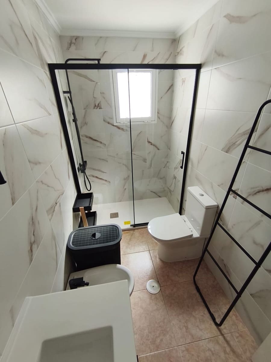 Ático de 2 habitaciones en Torrevieja en venta con piscina - 155.000 € (Ref: 10153677)