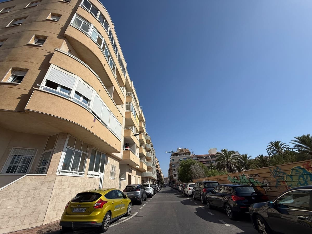 2 makuuhuone Huoneisto myytävänä paikassa Torrevieja - 179 900 € (Ref: 10153680)