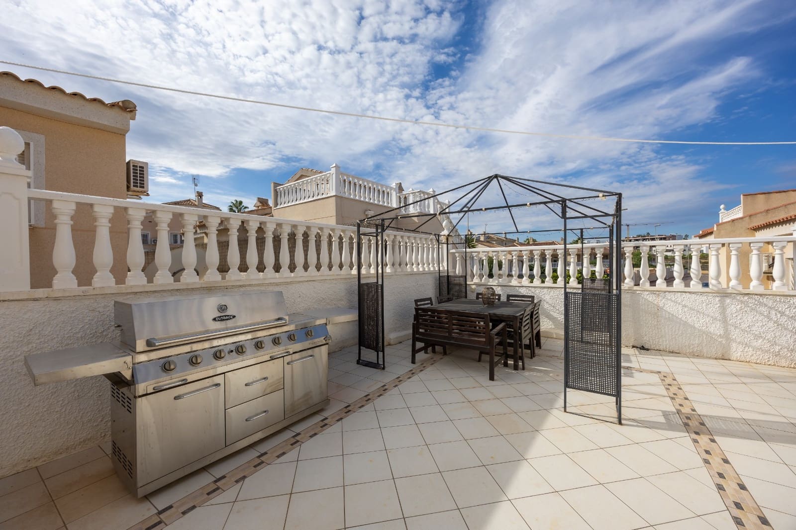 4 bedroom Villa for sale in Benijofar with pool garage - € 379,950 (Ref: 10155536)