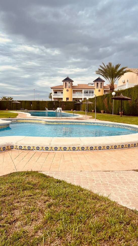 3 chambre Villa/Maison à vendre à Villamartin avec piscine garage - 299 950 € (Ref: 10155540)