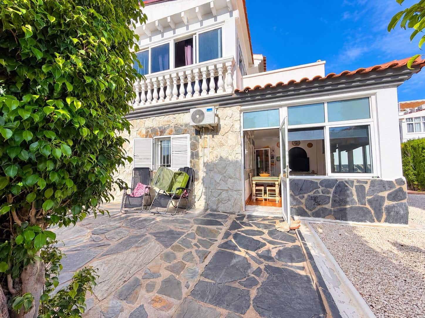 3 quarto Casa em Banda para venda em Alicante cidade com piscina - 349 995 € (Ref: 10157940)