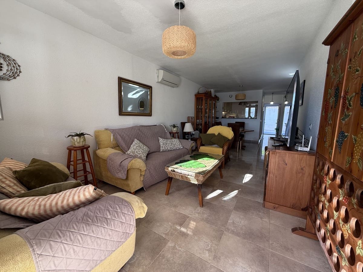 2 sovrum Hus till salu i Torrevieja med pool - 212 900 € (Ref: 10159700)