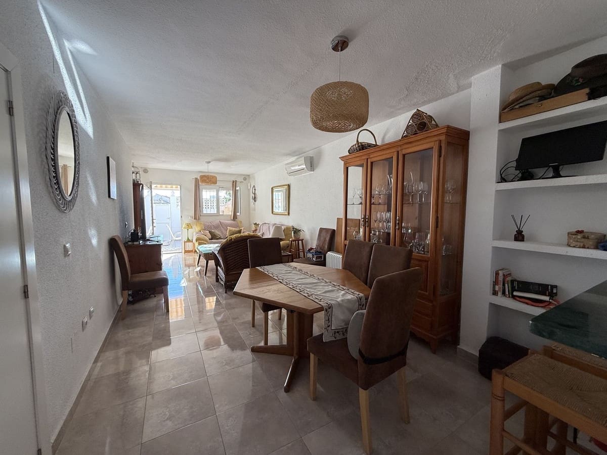 2 sovrum Hus till salu i Torrevieja med pool - 212 900 € (Ref: 10159700)