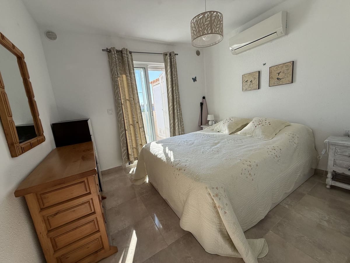2 sovrum Hus till salu i Torrevieja med pool - 212 900 € (Ref: 10159700)