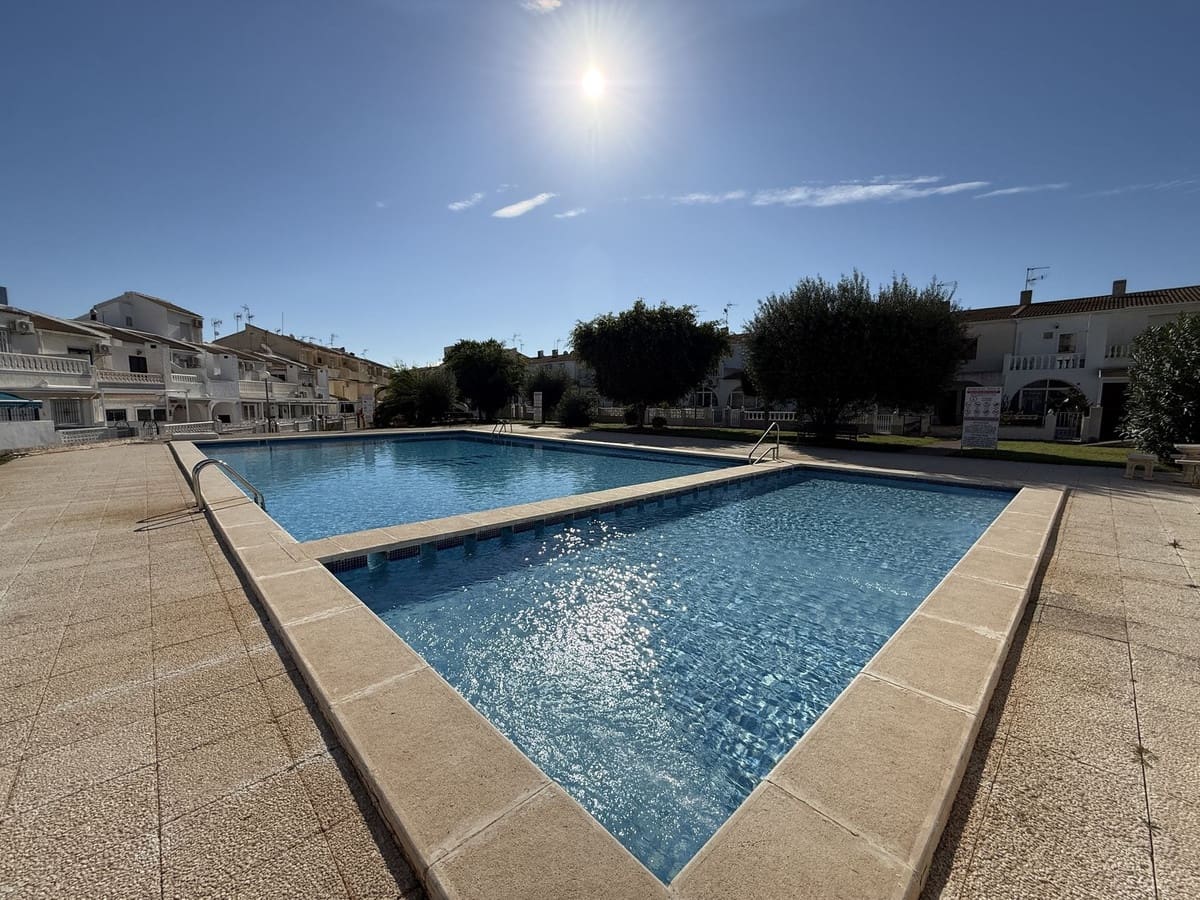 2 sovrum Hus till salu i Torrevieja med pool - 212 900 € (Ref: 10159700)
