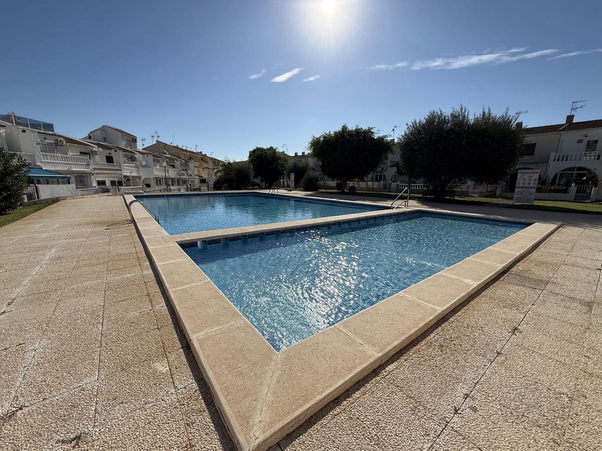 2 sovrum Hus till salu i Torrevieja med pool - 212 900 € (Ref: 10159700)