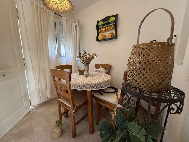Casa de 2 habitaciones en Puerto Deportivo, Torrevieja en venta con piscina - 222.500 € (Ref: 10159700)