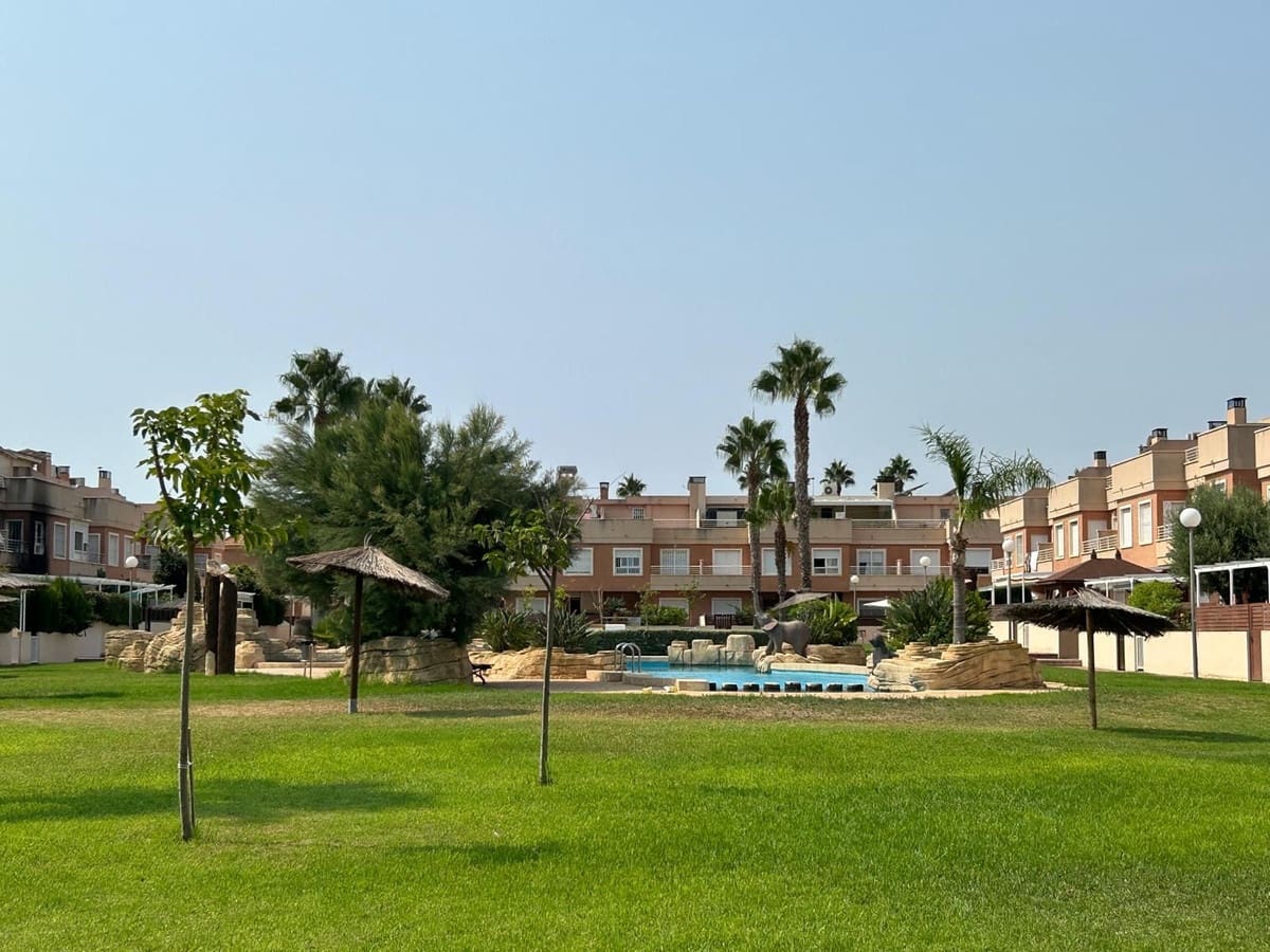3 soveværelse Byhus til salg i Santa Pola med swimmingpool garage - € 390.000 (Ref: 10159704)