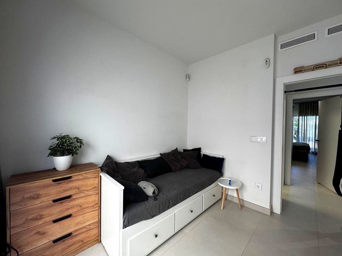 Apartamento de 3 habitaciones en Torrevieja en venta con piscina garaje - 314.900 € (Ref: 10159713)