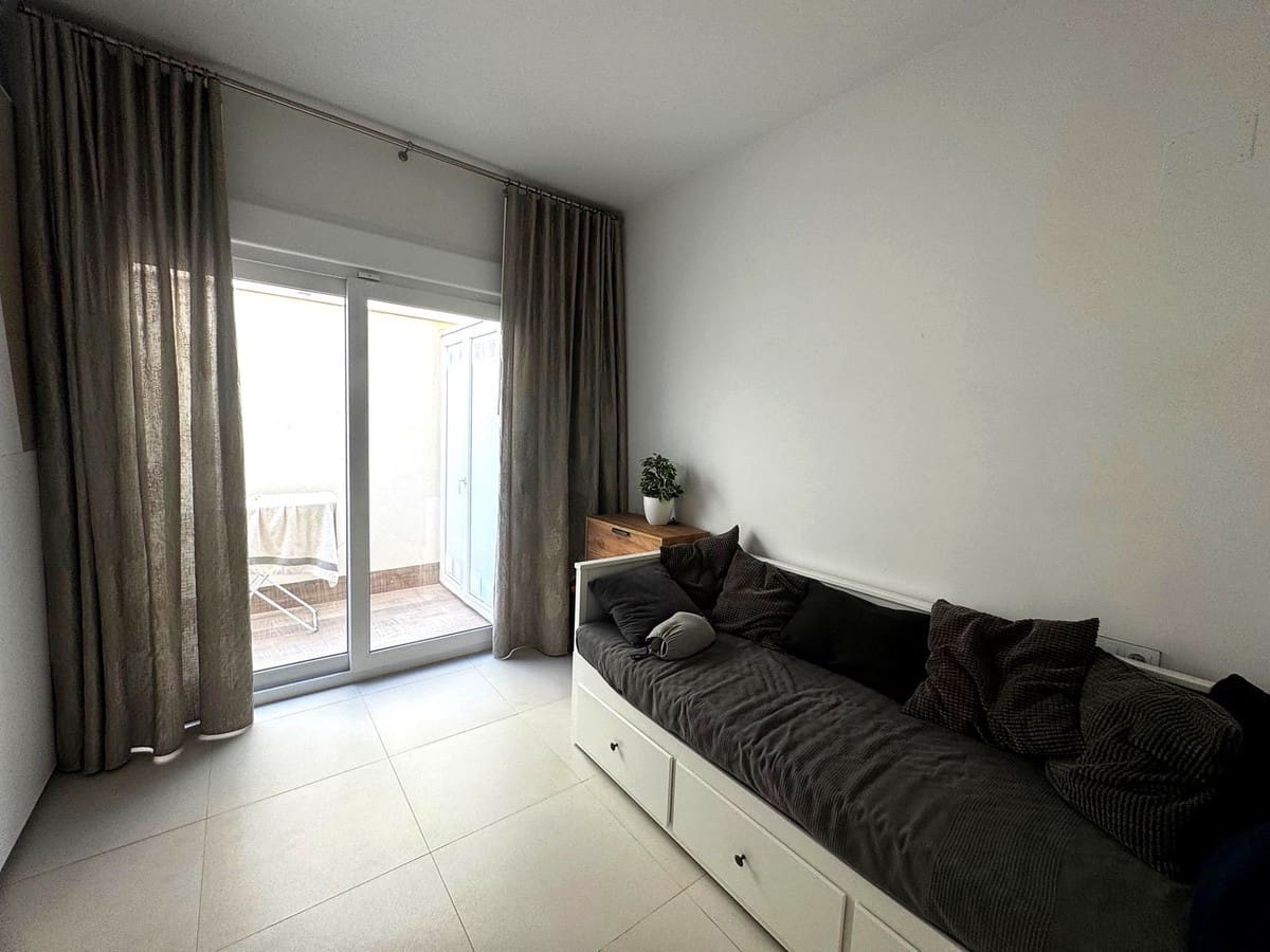 Apartamento de 3 habitaciones en Torrevieja en venta con piscina garaje - 314.900 € (Ref: 10159713)