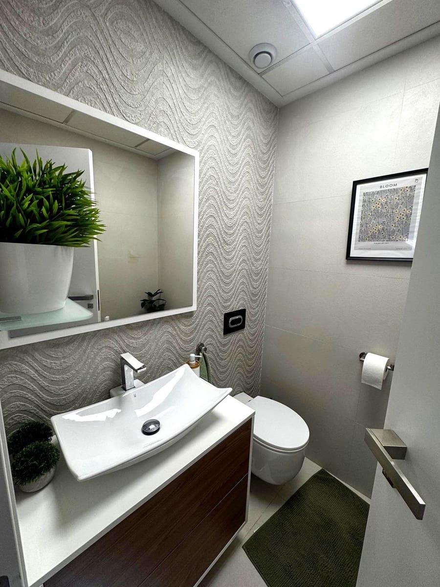 Apartamento de 3 habitaciones en Torrevieja en venta con piscina garaje - 314.900 € (Ref: 10159713)