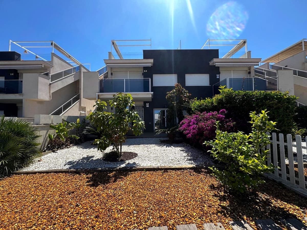 Apartamento de 3 habitaciones en Torrevieja en venta con piscina garaje - 314.900 € (Ref: 10159713)