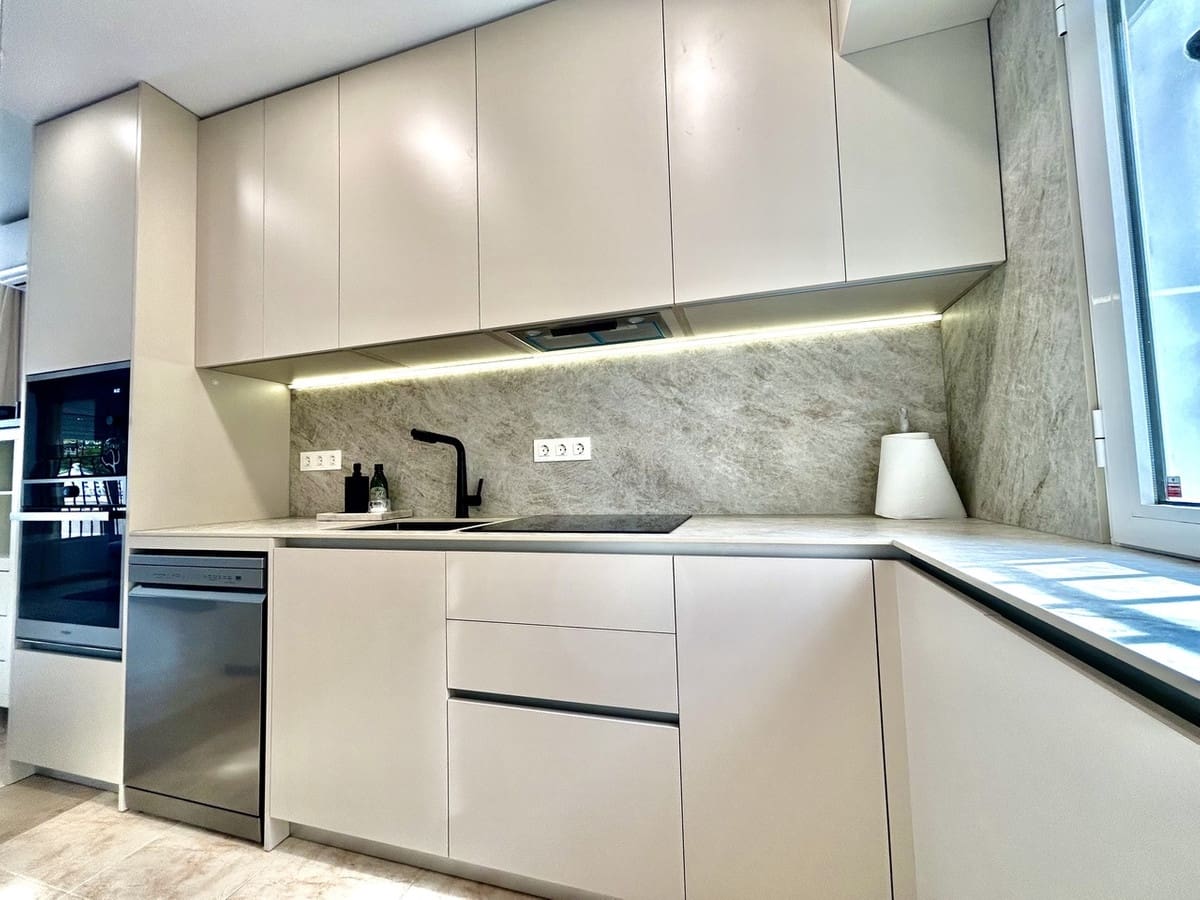 3 sypialnia Dom na sprzedaż w Orihuela z basenem garażem - 345 000 € (Ref: 10159714)