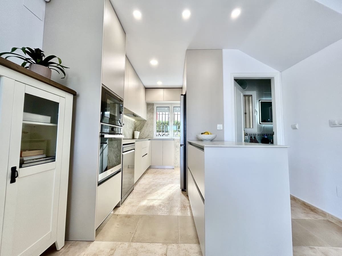 3 sypialnia Dom na sprzedaż w Orihuela z basenem garażem - 345 000 € (Ref: 10159714)
