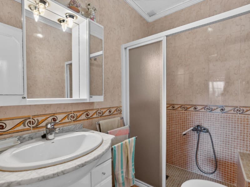 3 soveværelse Byhus til salg i Torrevieja med swimmingpool - € 184.000 (Ref: 10159717)