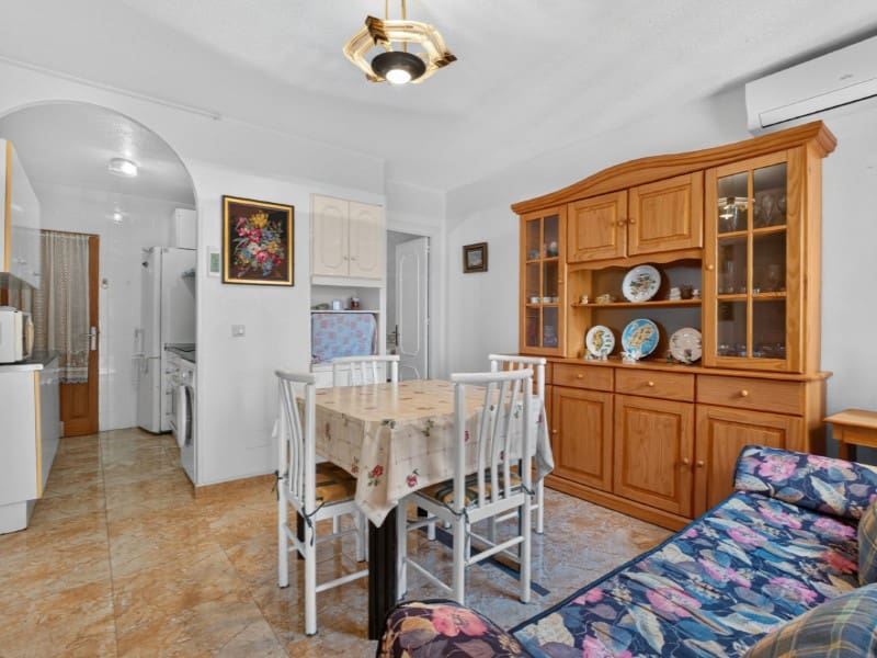 3 soveværelse Byhus til salg i Torrevieja med swimmingpool - € 184.000 (Ref: 10159717)