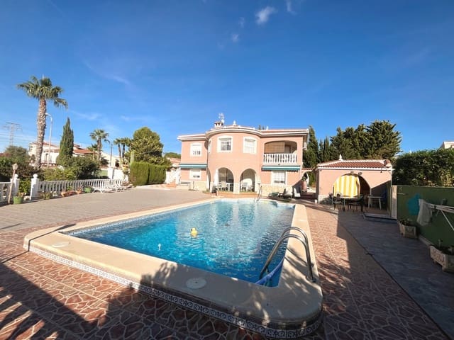 4 slaapkamer Villa te koop in Ciudad Quesada, Rojales met zwembad garage - € 549.995 (Ref: 10159723)