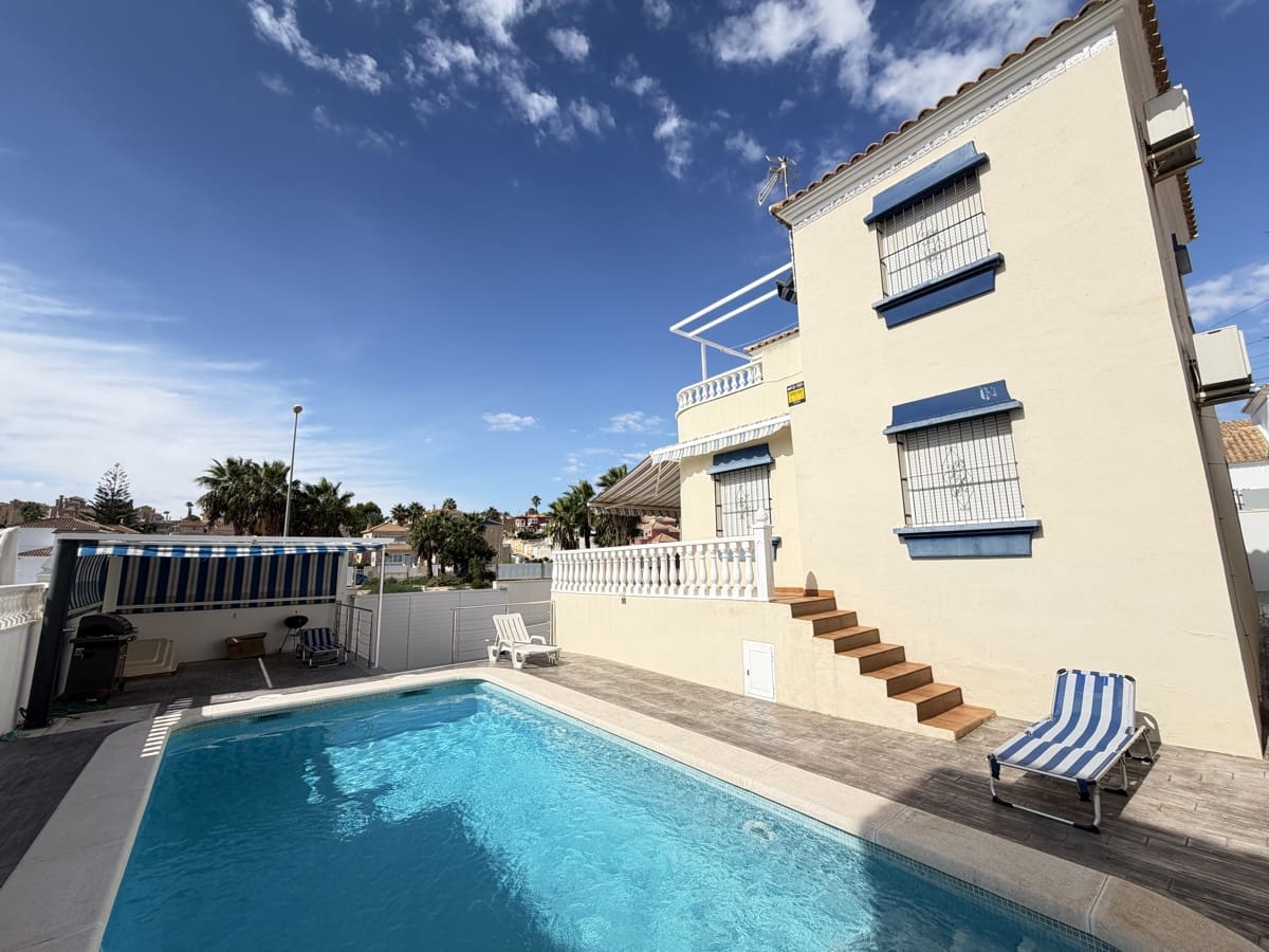 3 bedroom Villa for sale in Villamartin with pool garage - € 364,995 (Ref: 10159726)