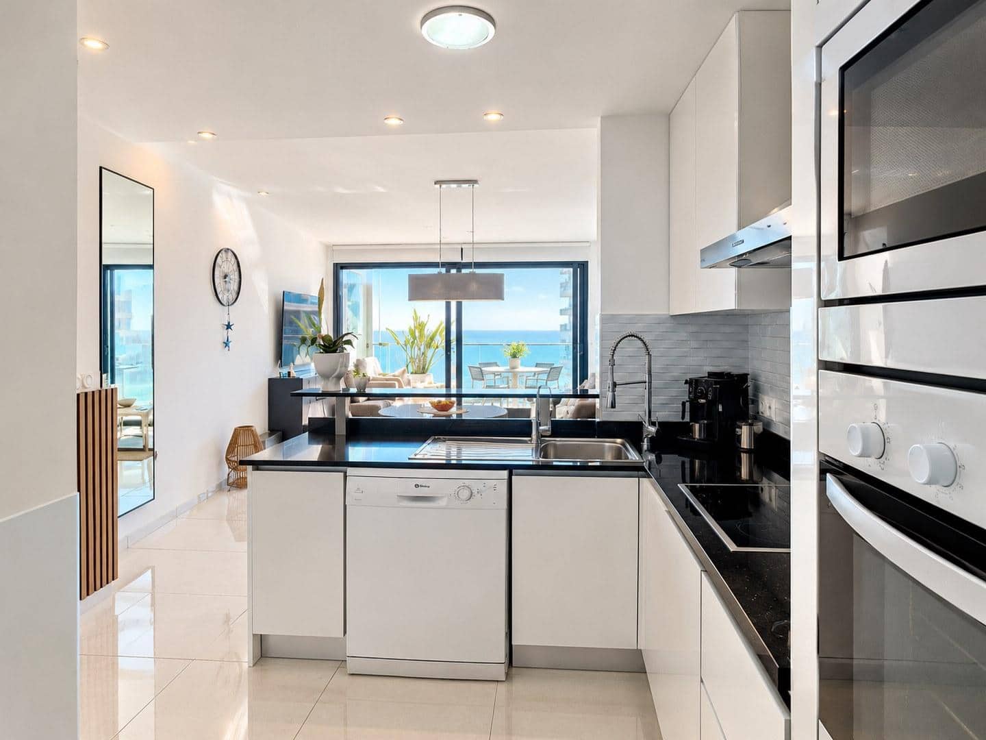 2 soveværelse Lejlighed til salg i Torrevieja med swimmingpool - € 509.990 (Ref: 10163169)