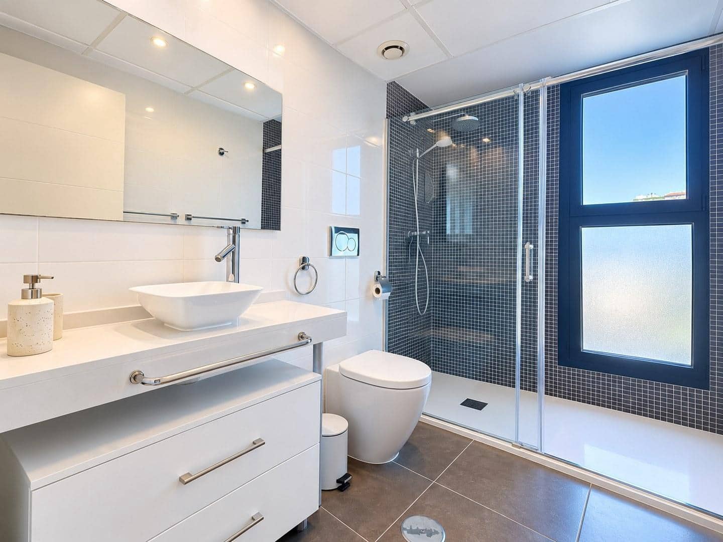 2 soveværelse Lejlighed til salg i Torrevieja med swimmingpool - € 509.990 (Ref: 10163169)