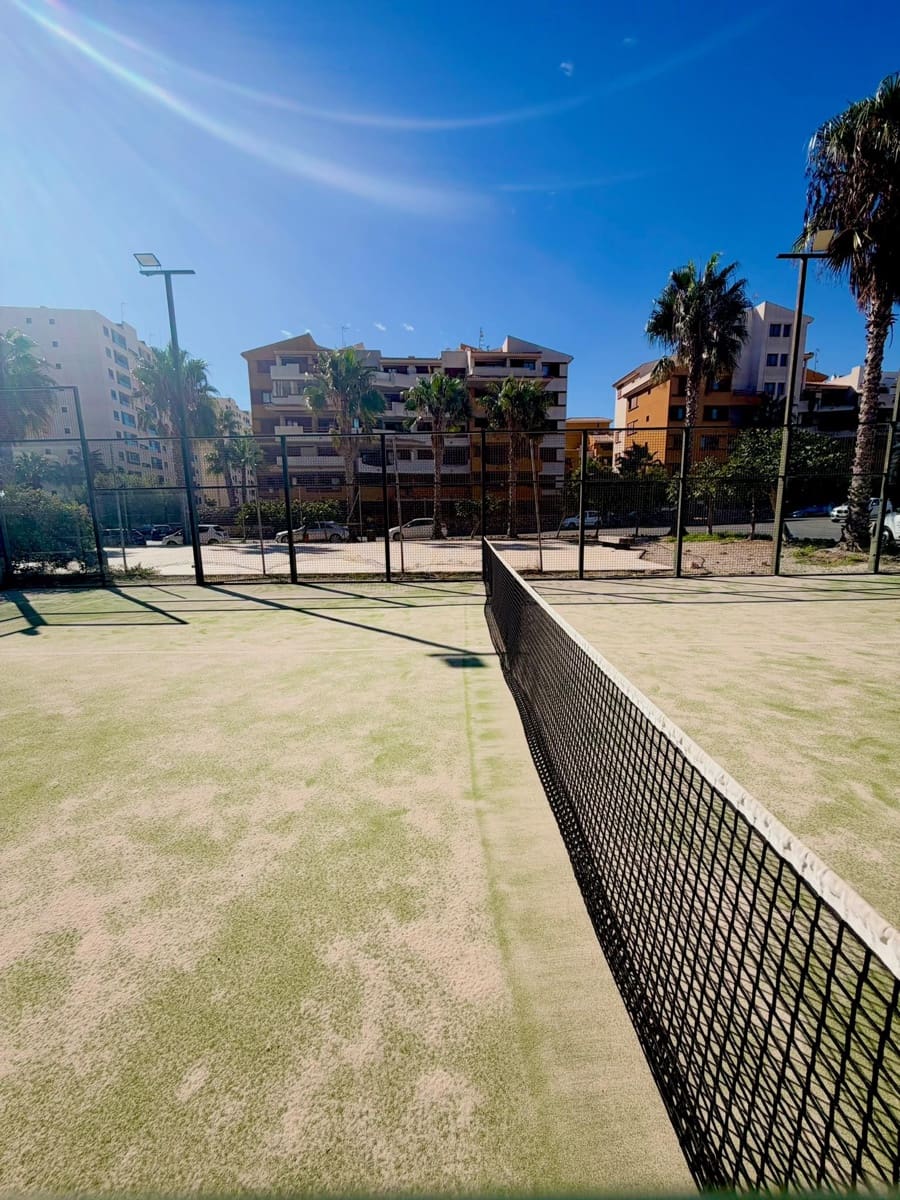 2 soveværelse Lejlighed til salg i Torrevieja med swimmingpool - € 509.990 (Ref: 10163169)