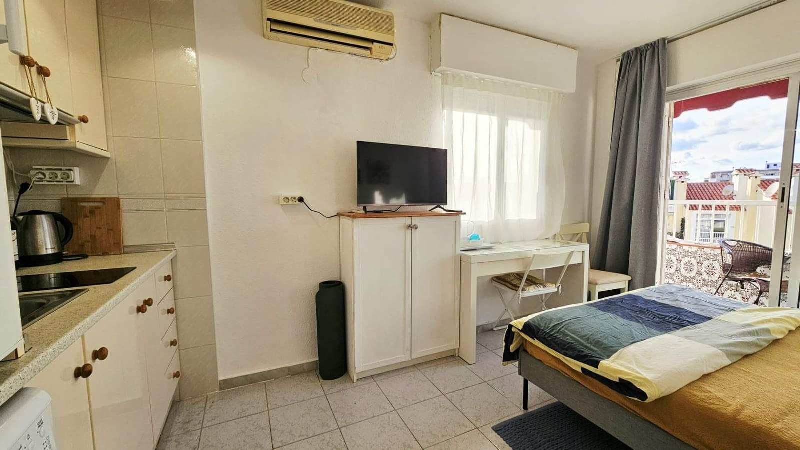 Estúdio para venda em Torrevieja com piscina - 81 900 € (Ref: 10163174)