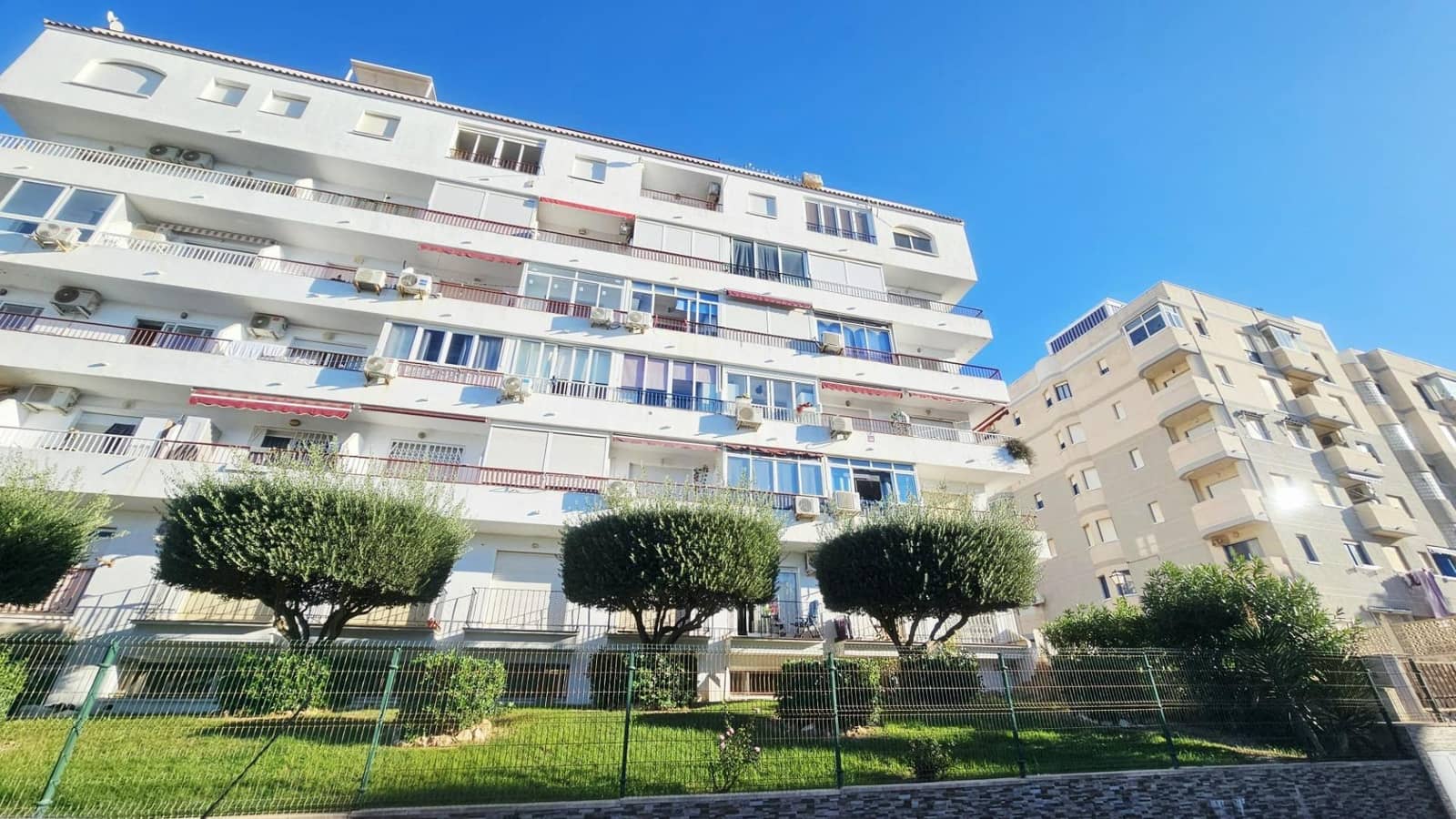 Estúdio para venda em Torrevieja com piscina - 81 900 € (Ref: 10163174)