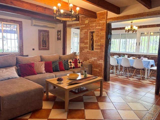 6 Zimmer Villa zu verkaufen in Jacarilla mit Pool Garage - 495.000 € (Ref: 10163177)