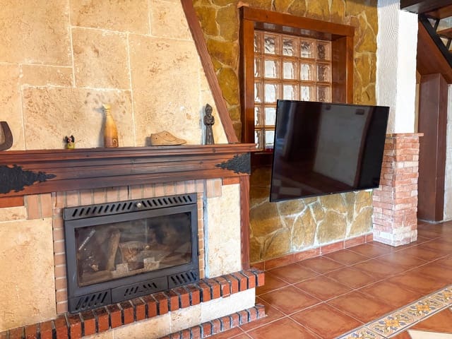 6 Zimmer Villa zu verkaufen in Jacarilla mit Pool Garage - 495.000 € (Ref: 10163177)