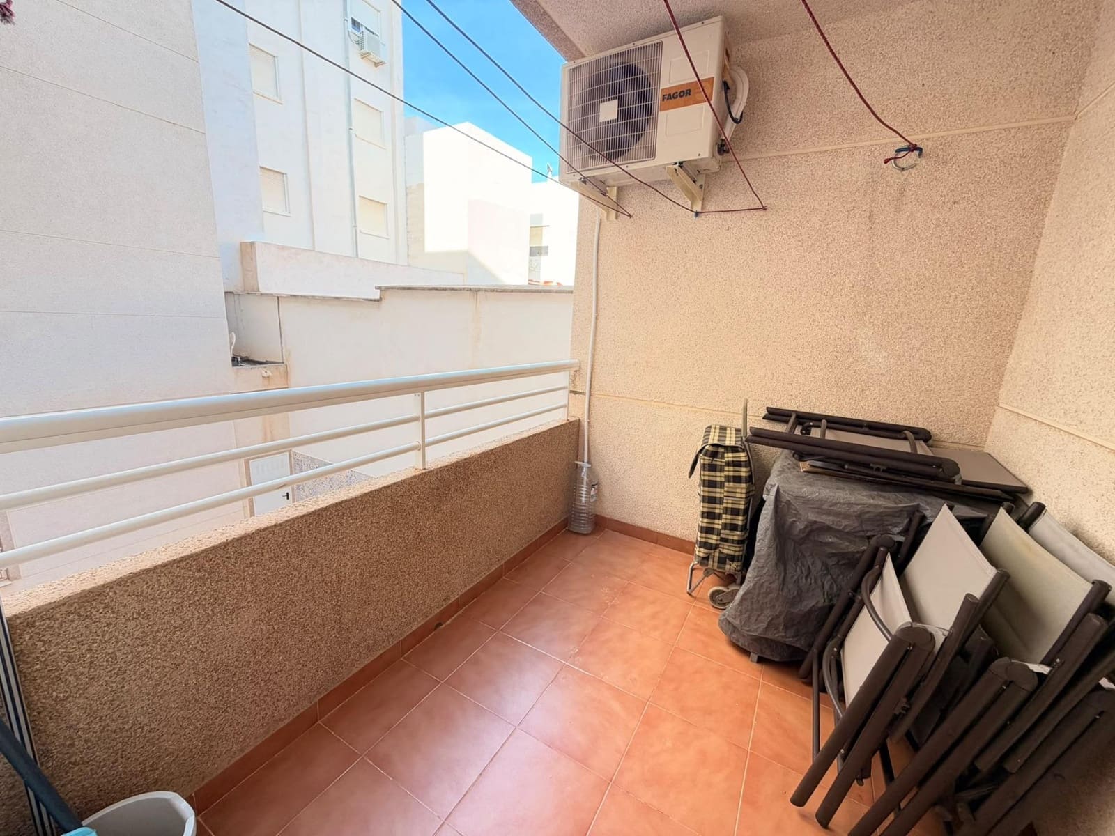 2 bedroom Apartment for sale in Torrevieja with pool - € 139,000 (Ref: 10163178)