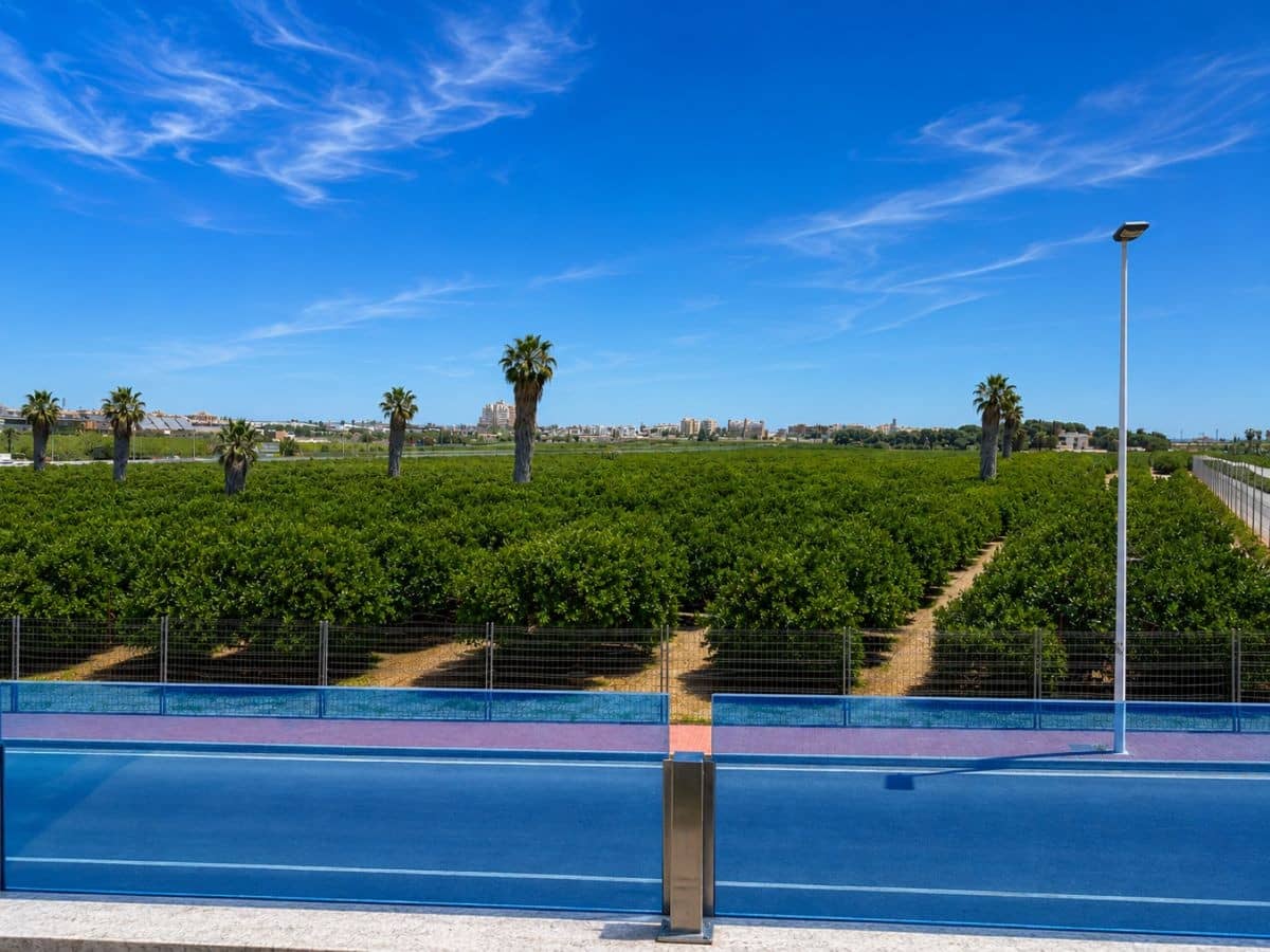 Casa de 3 habitaciones en Torrevieja en venta con piscina garaje - 429.000 € (Ref: 10172092)