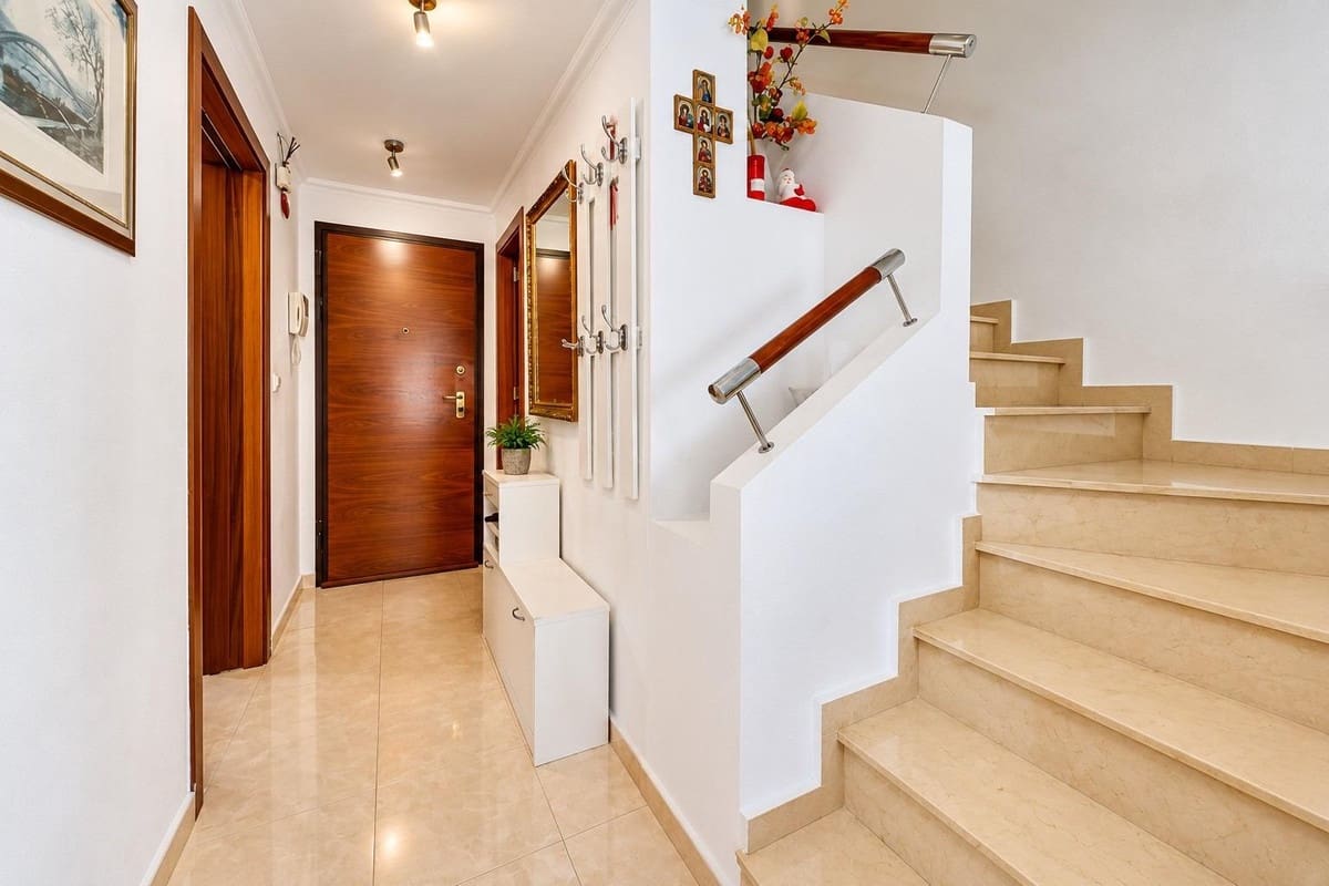 2 soverom Penthouse til salgs i Orihuela med svømmebasseng - € 233 000 (Ref: 10172096)