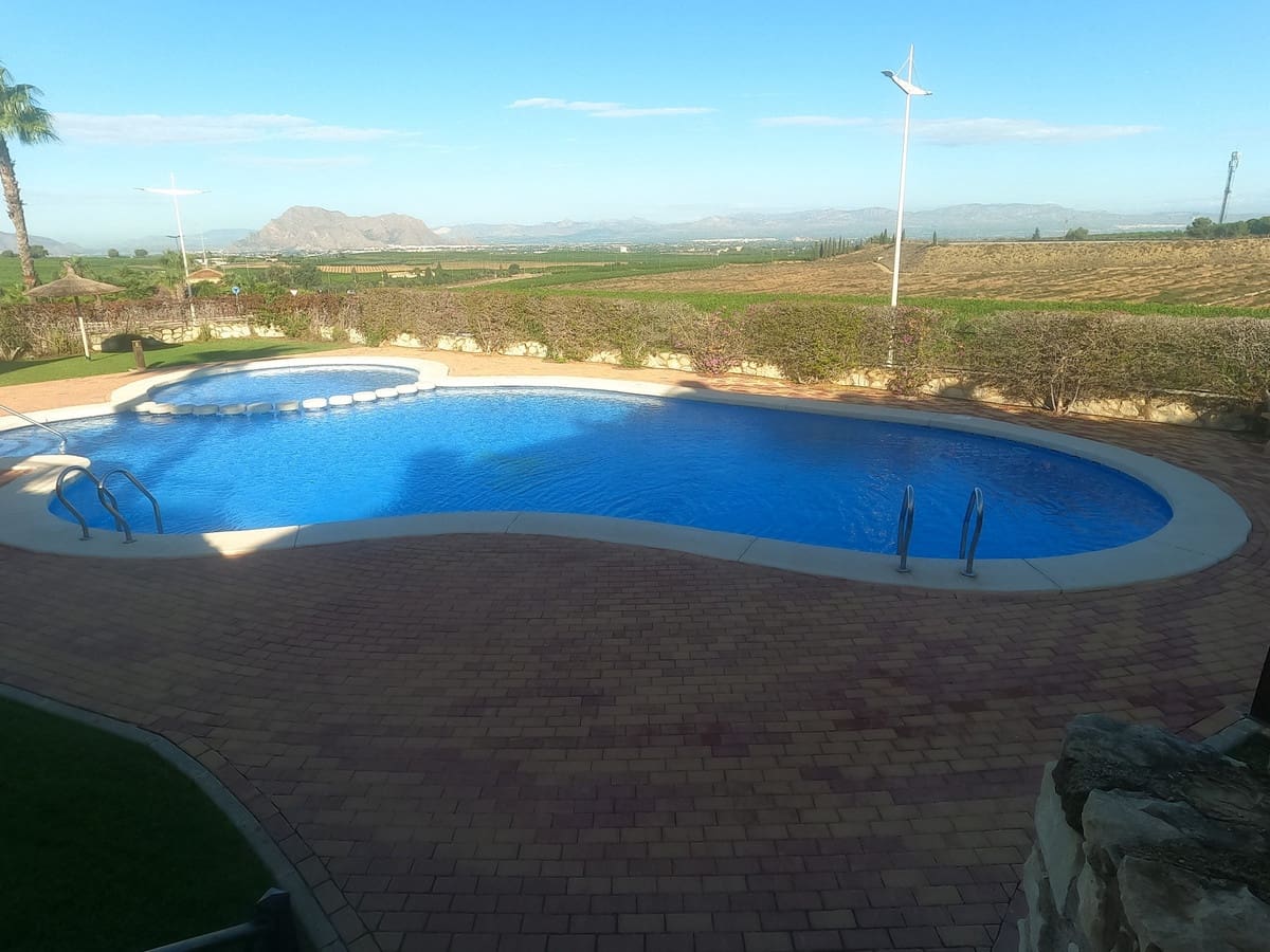 Bungalow de 2 habitaciones en Algorfa en venta con piscina - 225.000 € (Ref: 10172098)