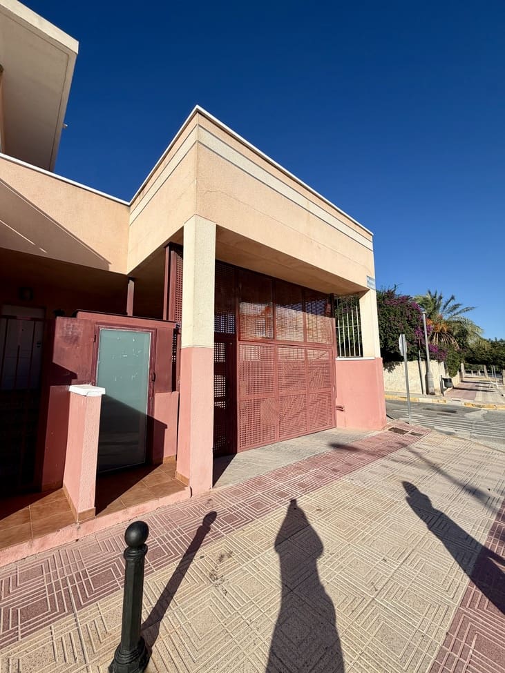 2 slaapkamer Bungalow te koop in Benferri met zwembad garage - € 130.000 (Ref: 10172104)