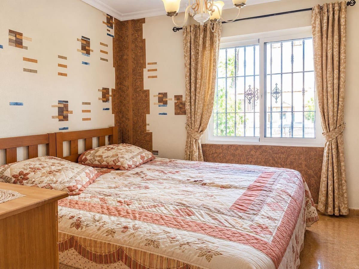 2 soverom Bungalow til salgs i Orihuela med svømmebasseng garasje - € 198 000 (Ref: 10174158)